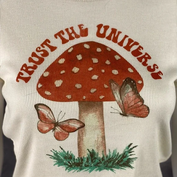 Cut & Paste Cream Trust The Universe Mushroom Crop T - Picture 2 of 4